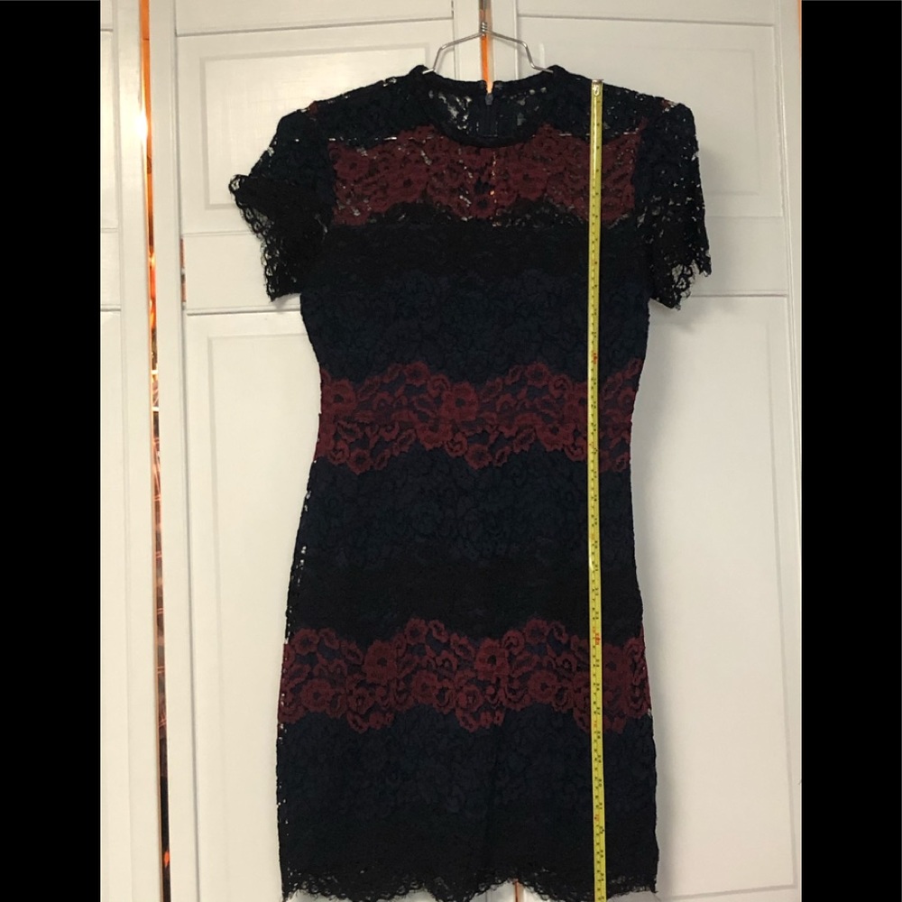 Express lace dress - Picture 5 of 9